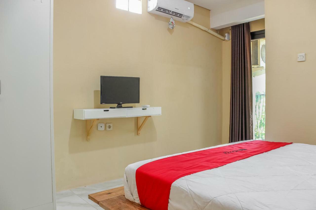 Reddoorz Syariah Near Pasar Modern Cikopo Hotell Karawang Eksteriør bilde