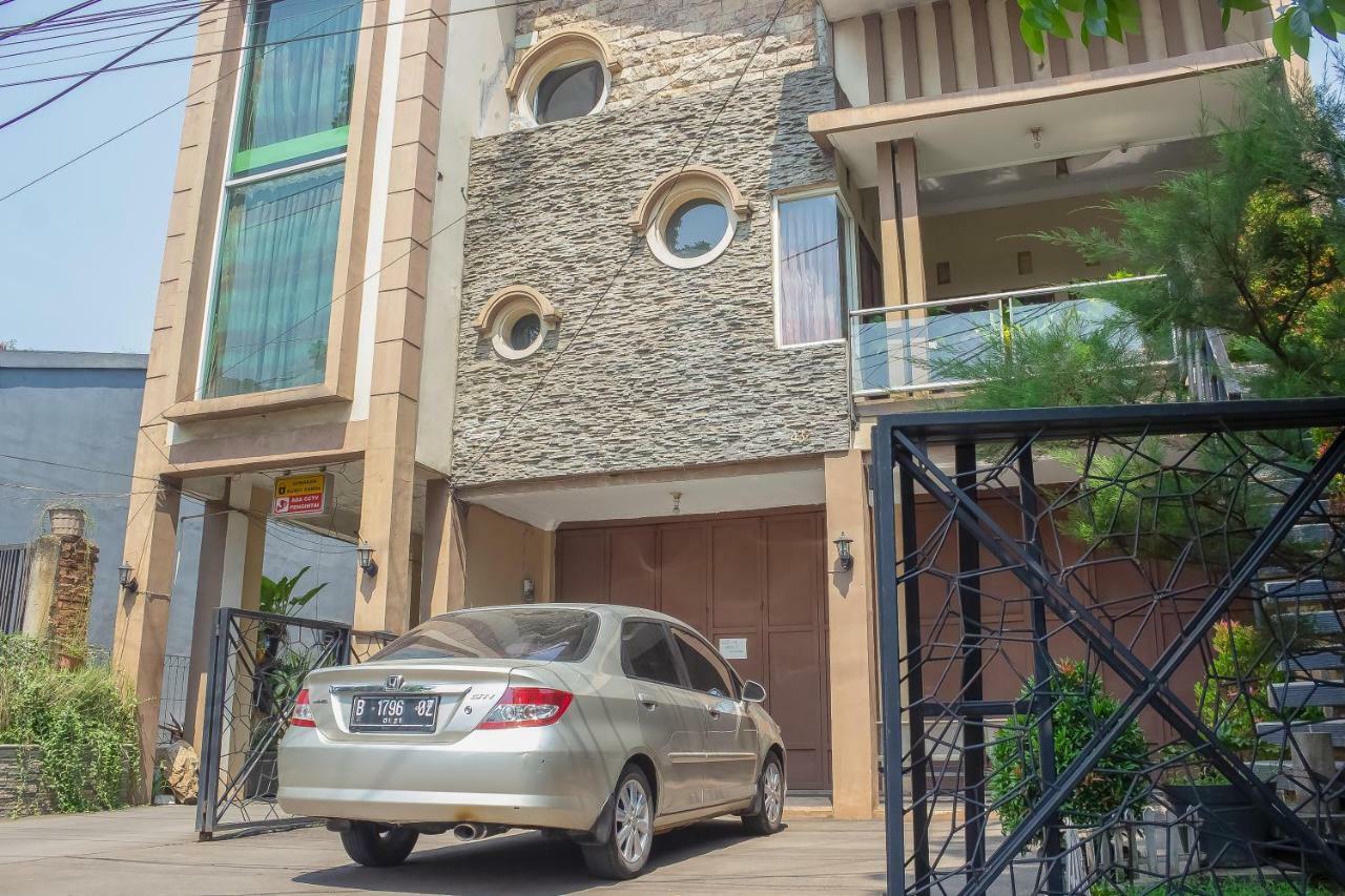 Reddoorz Syariah Near Pasar Modern Cikopo Hotell Karawang Eksteriør bilde