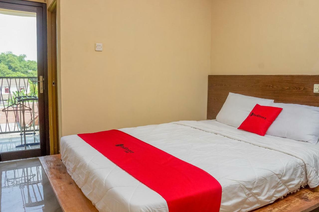 Reddoorz Syariah Near Pasar Modern Cikopo Hotell Karawang Eksteriør bilde