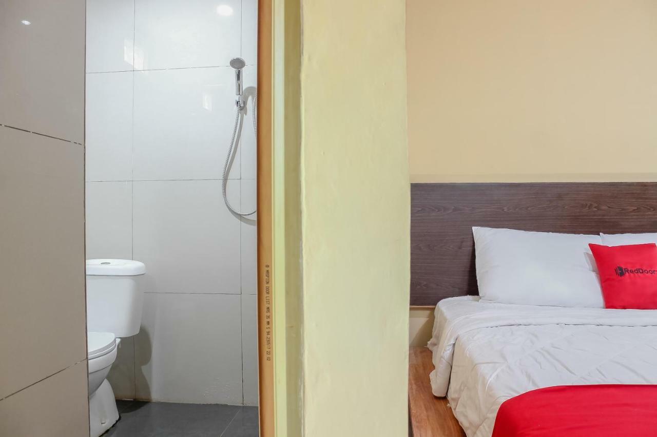 Reddoorz Syariah Near Pasar Modern Cikopo Hotell Karawang Eksteriør bilde